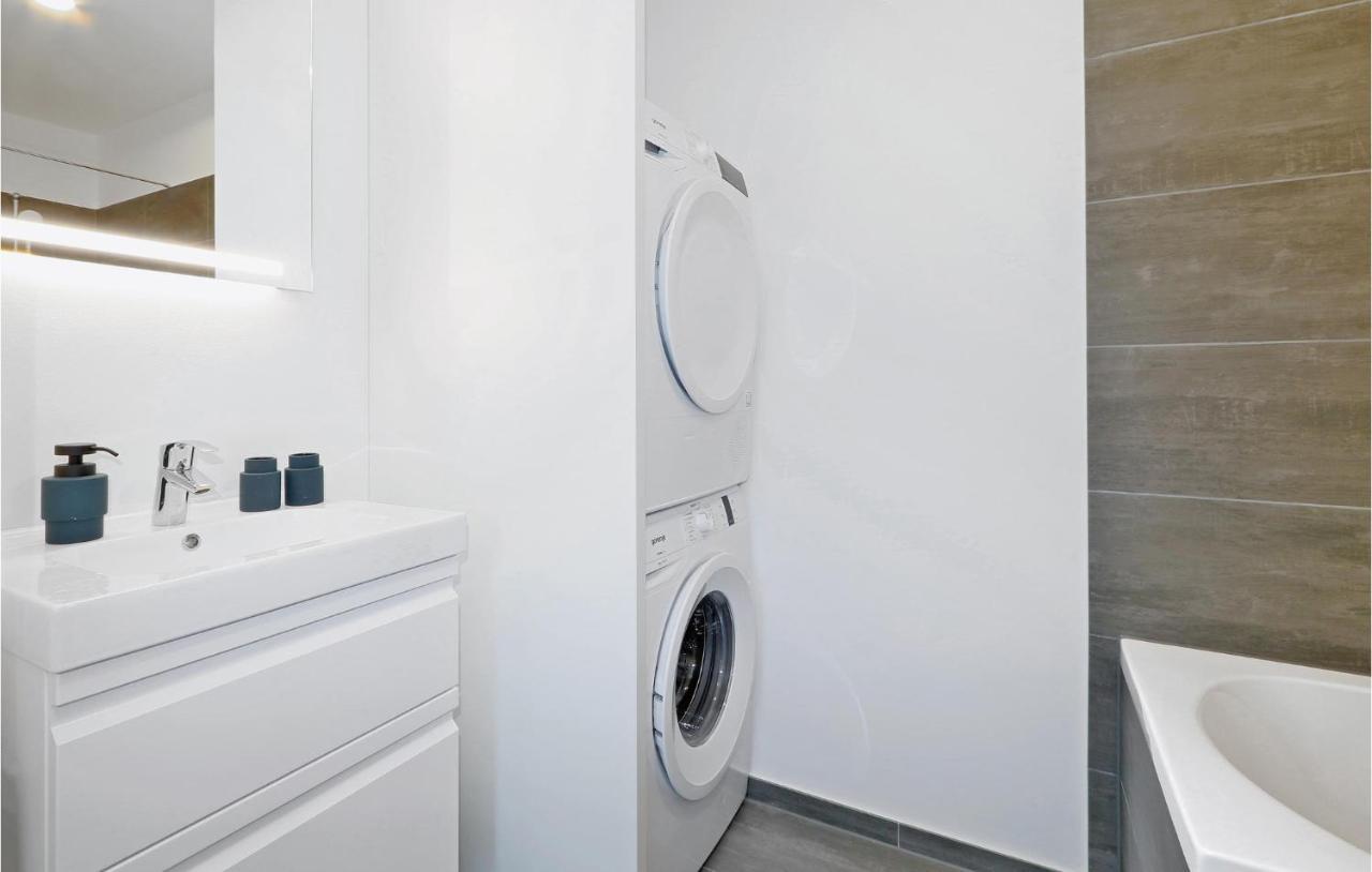 2 Bedroom Cozy Apartment In Lembruch-Duemmer See Екстериор снимка
